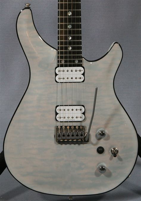 custom built guitars usa.